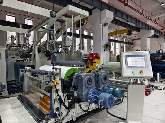 Macchina automatica per l'estrusione, la laminazione e il rivestimento di tessuti non tessuti