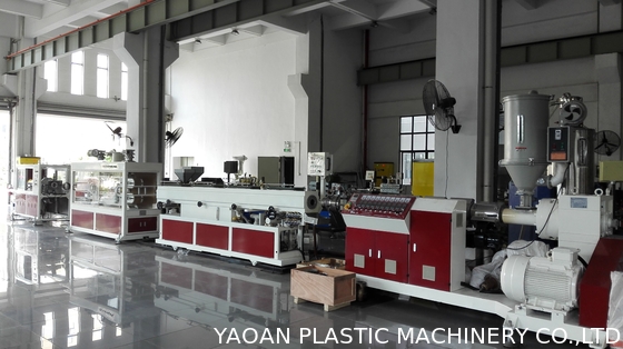 Macchina di plastica dell'estrusione del tubo del PC PMMA di POM, macchina professionale dell'estrusione del tubo del PC PMMA di POM